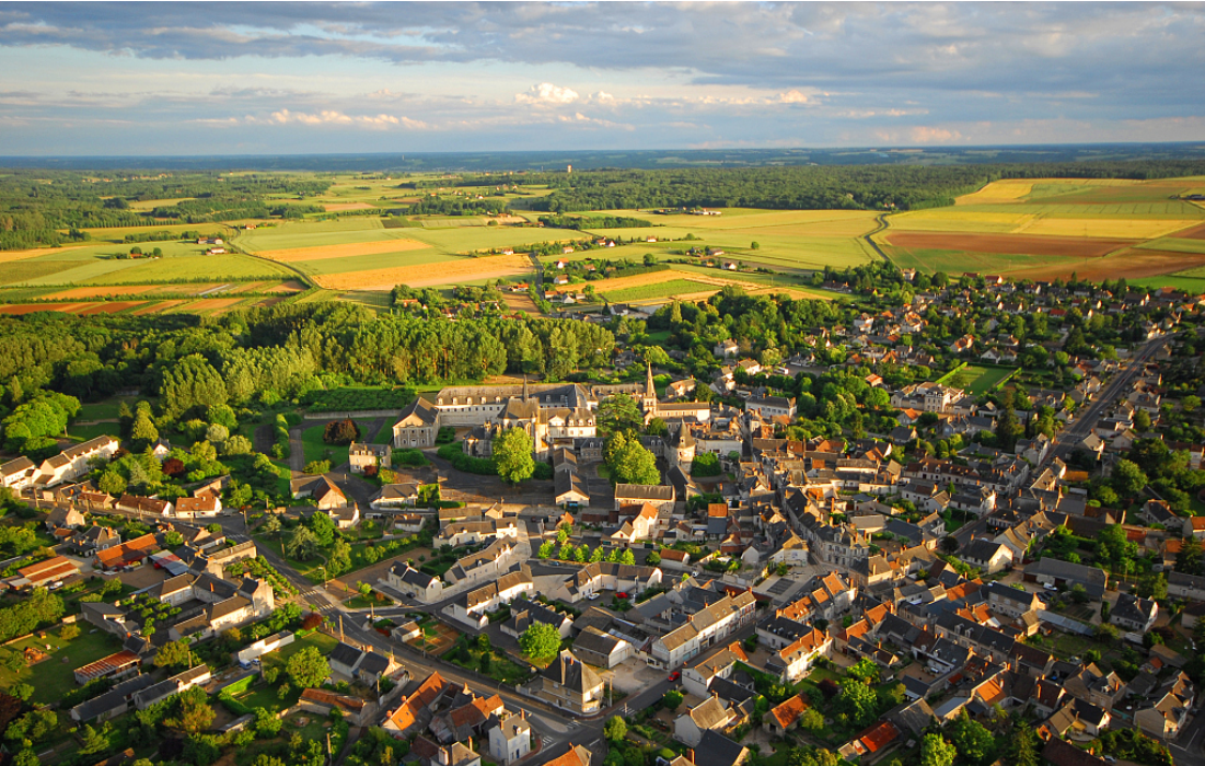 中央定调“县城城镇化”，释放了哪些信号？