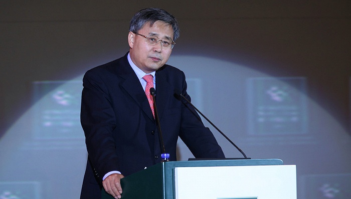 银保监会主席郭树清谈外汇炒作：正像押注房价永不下跌的人，会付出沉重代价