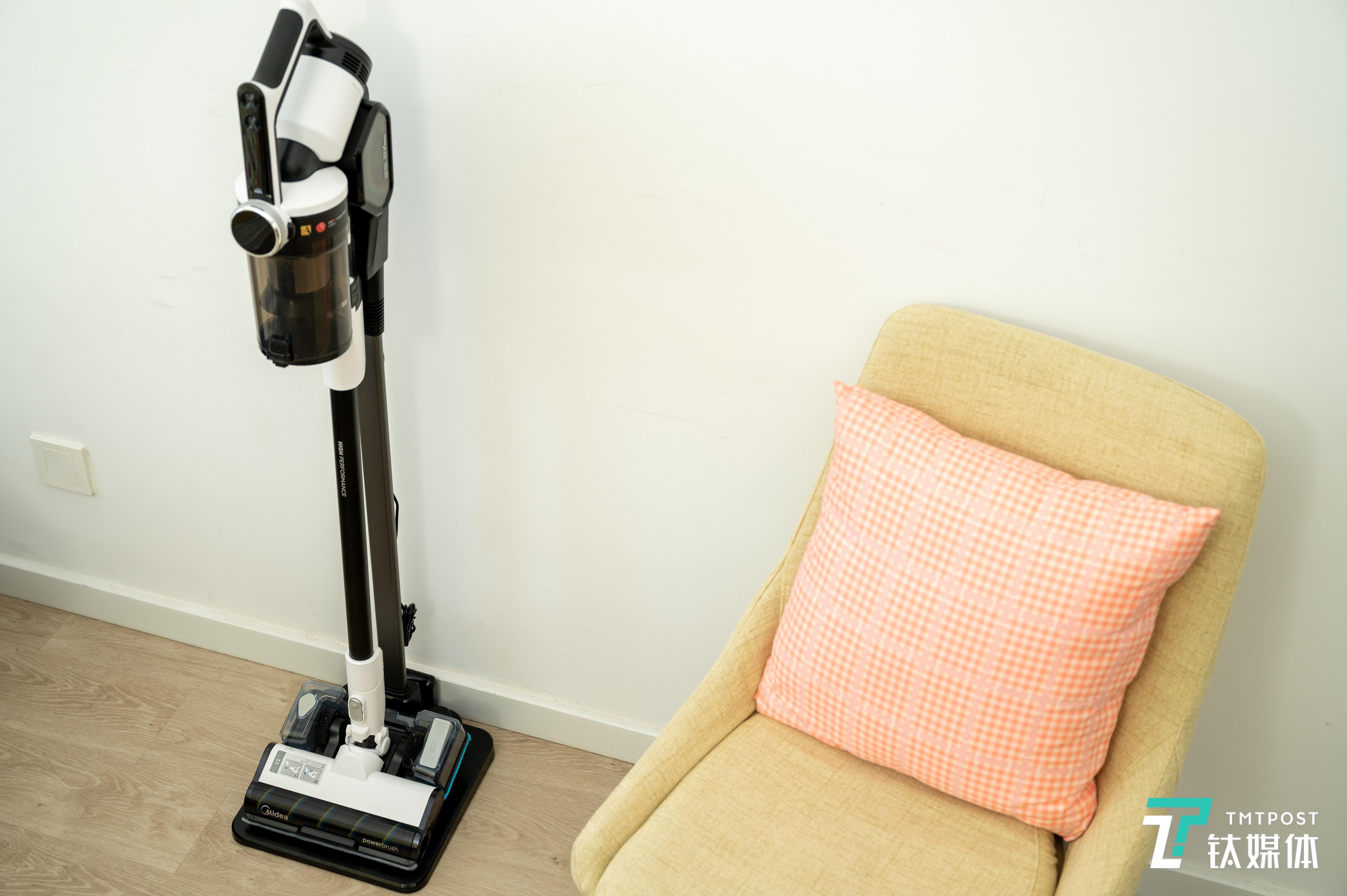 美的Z7无线手持吸尘器