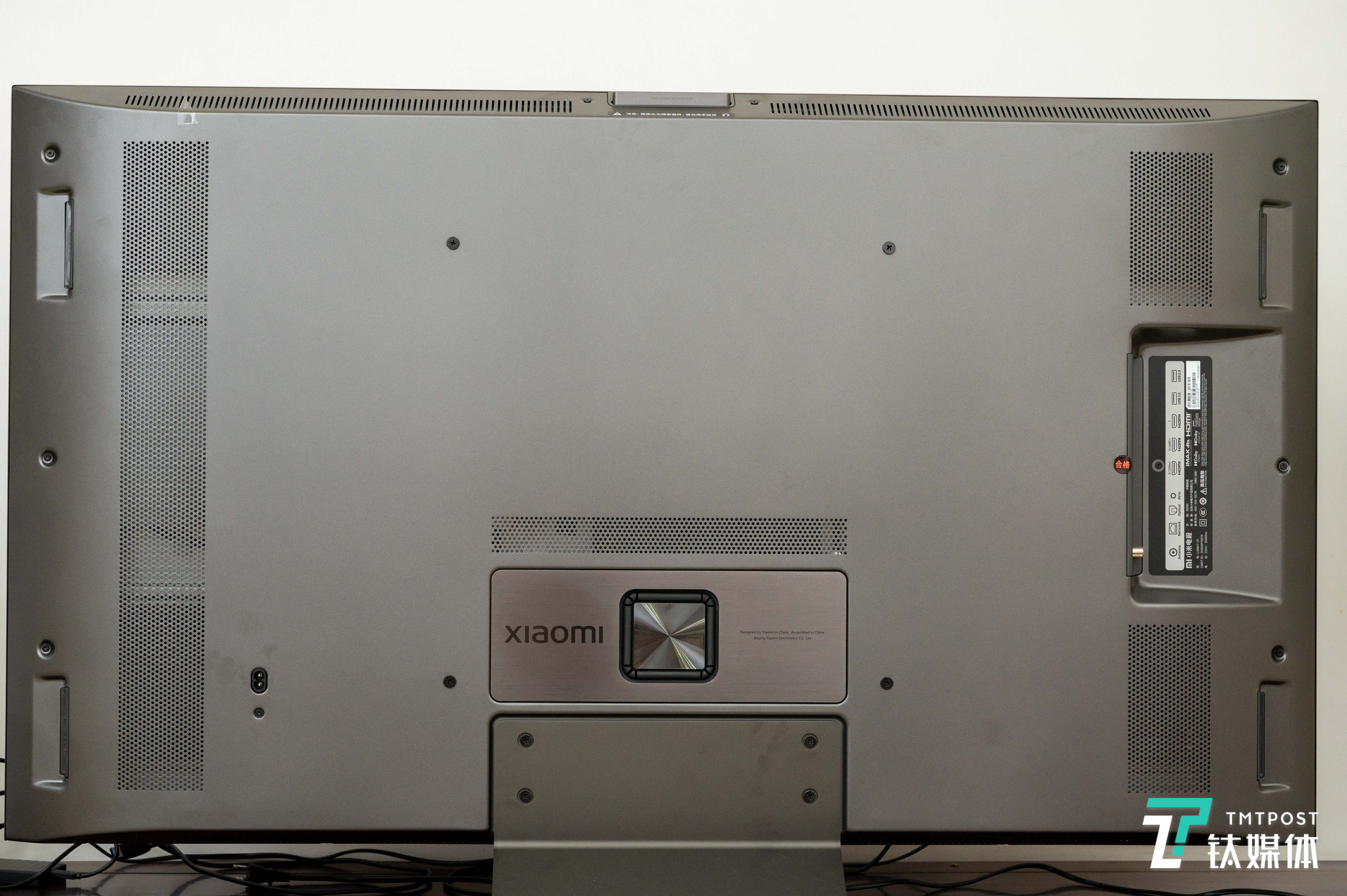 机身内分布16颗扬声器