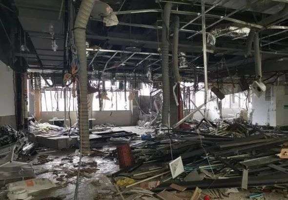 △门店被砸，图片来源：华商网