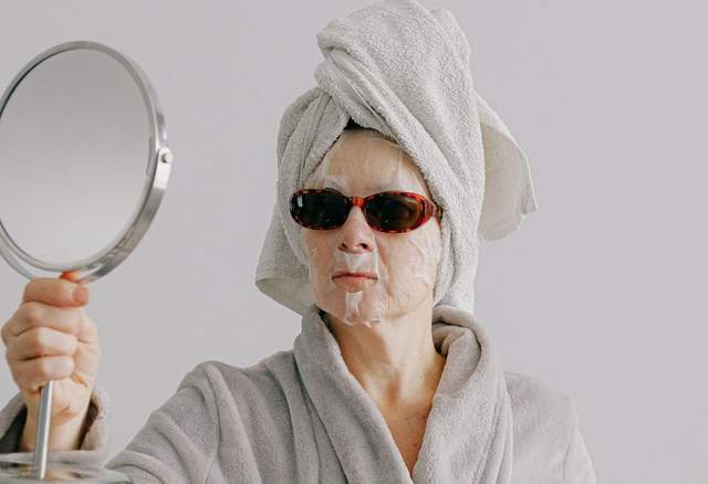 当代人颜值焦虑：医美和整牙，都要配齐