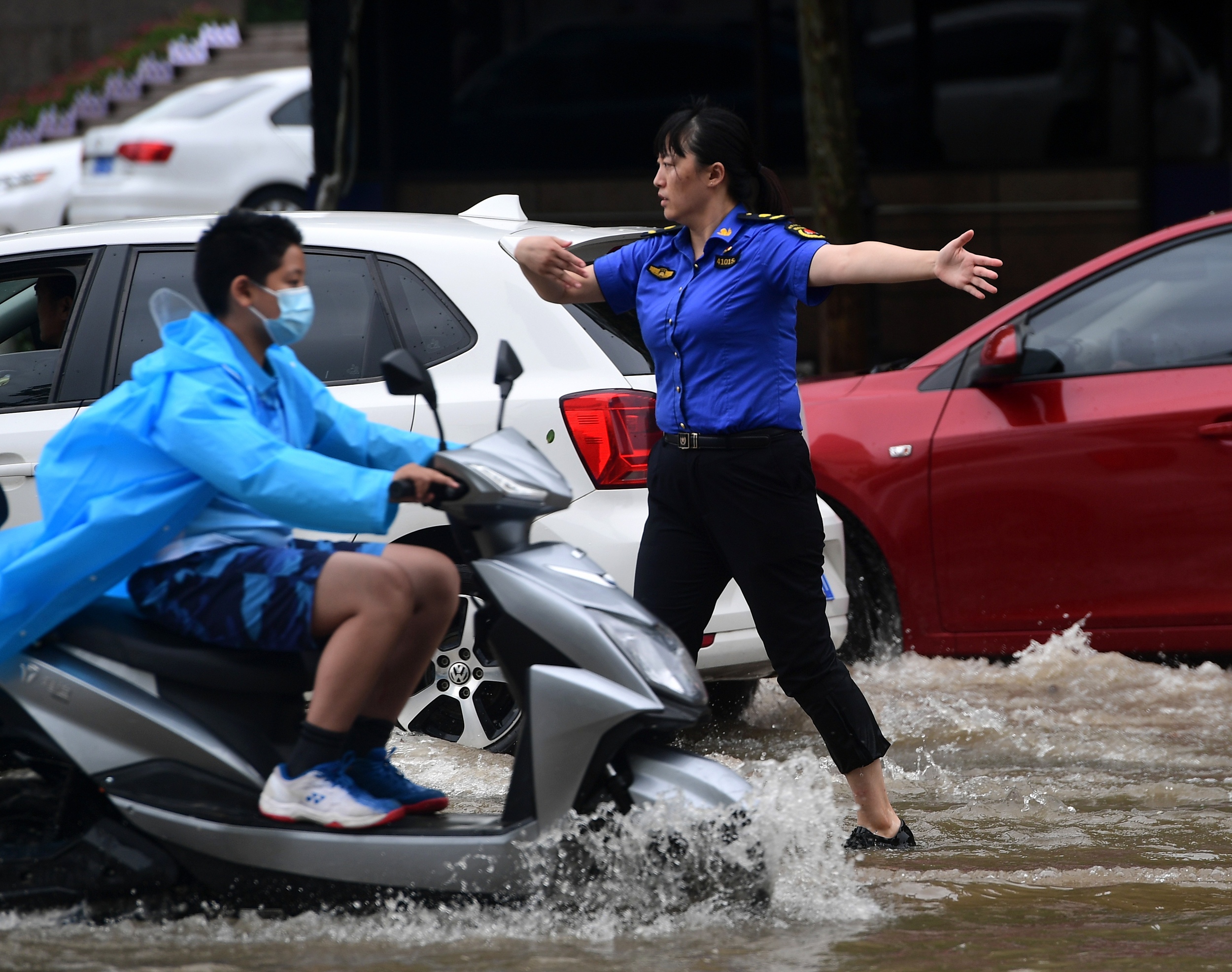 直击郑州暴雨48小时，一些身边的故事
