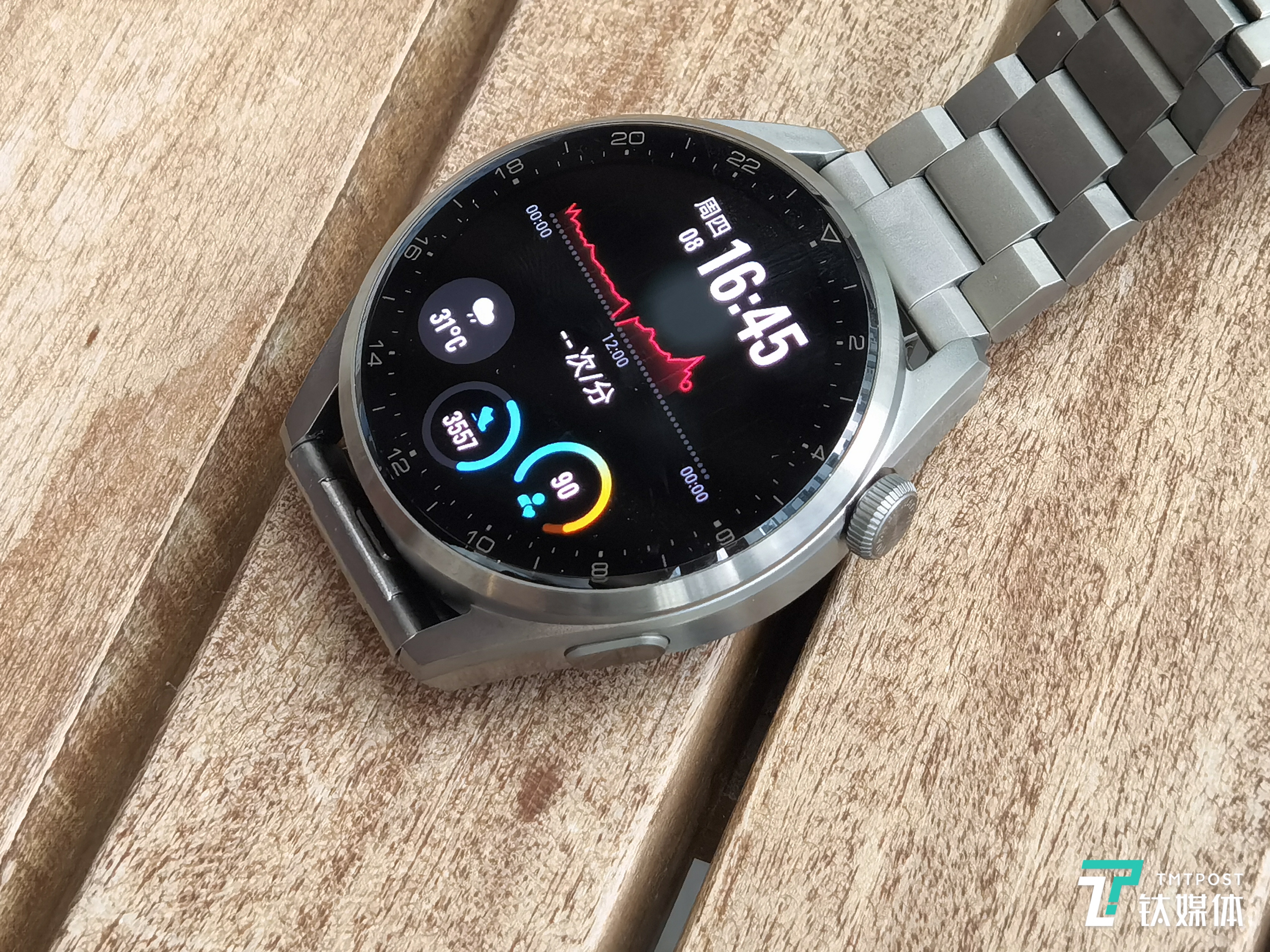 侧键的手感相当细腻