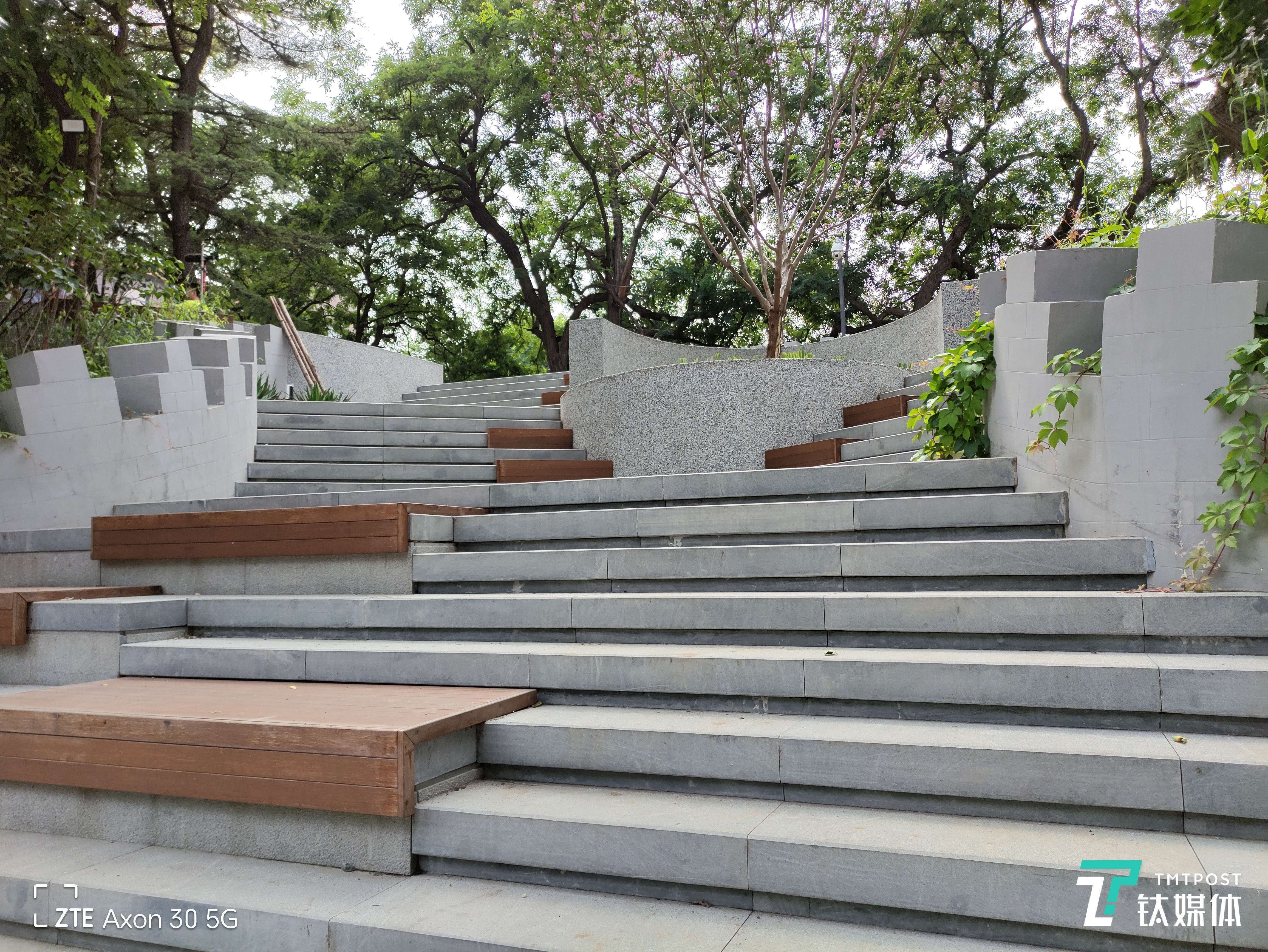 Axon30 5G-主摄样张5