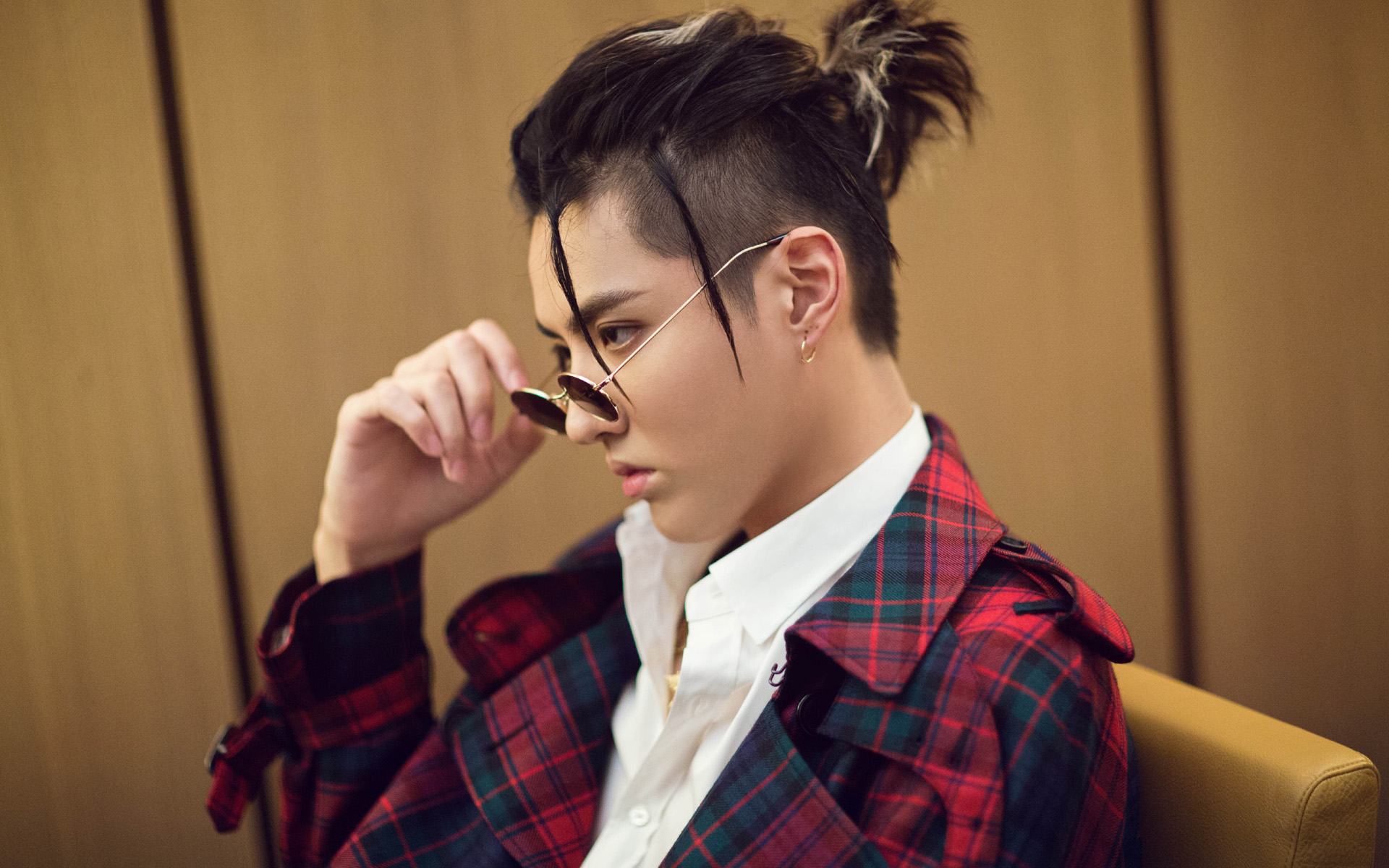 奢侈品牌到了反思使用流量明星做代言人的时候了