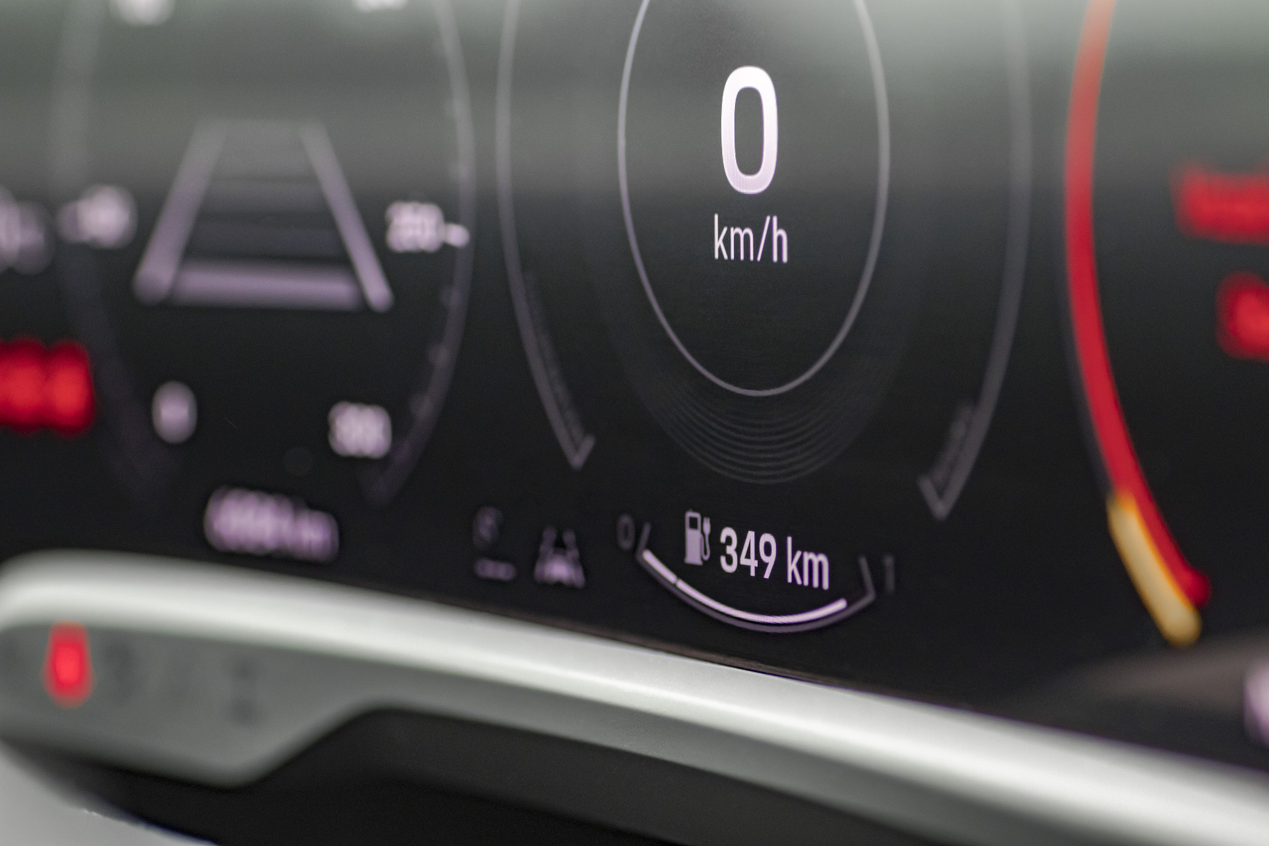 比亚迪被懂车帝撞了一下腰