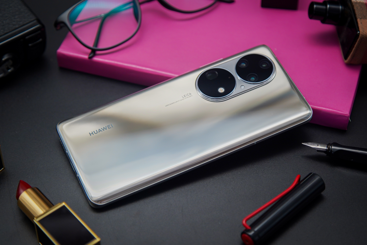 华为P50 Pro评测：5G成为遗憾，影像持续坚持 | 钛极客