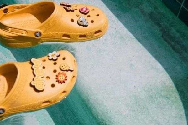 为什么“丑鞋”又回潮了？