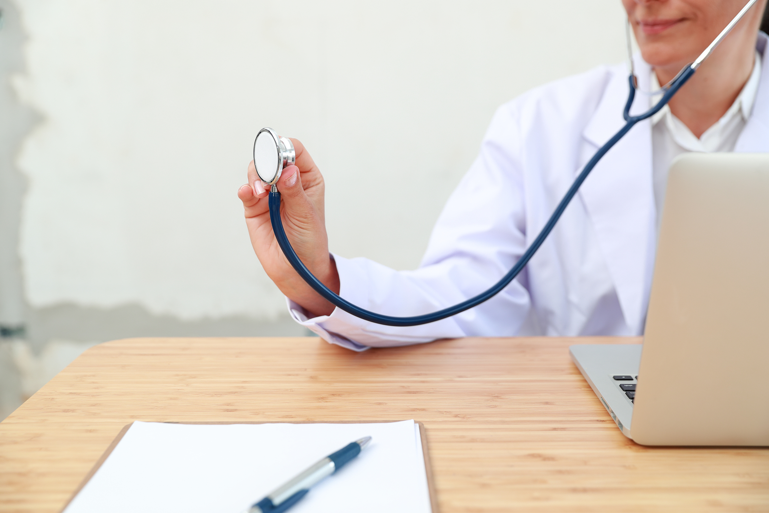 争相入局大健康，谁能搅动十万亿市场？