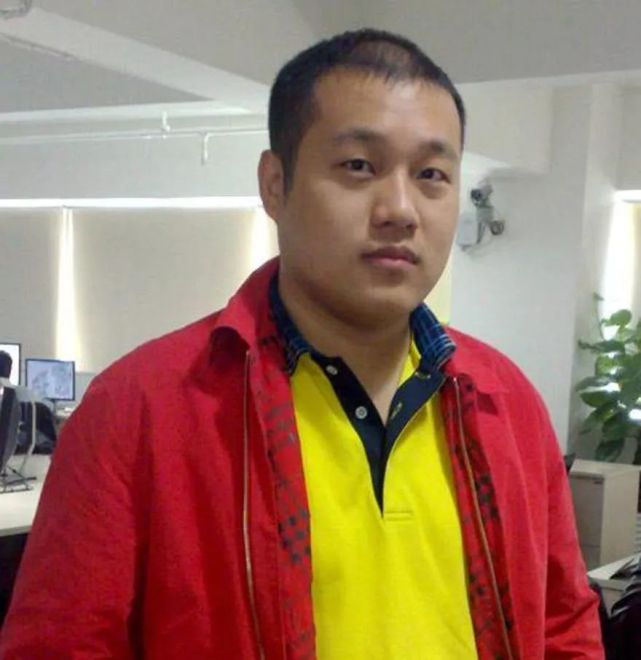 曾被传生12个娃的游戏大佬，要悬赏千万送女CEO进监狱