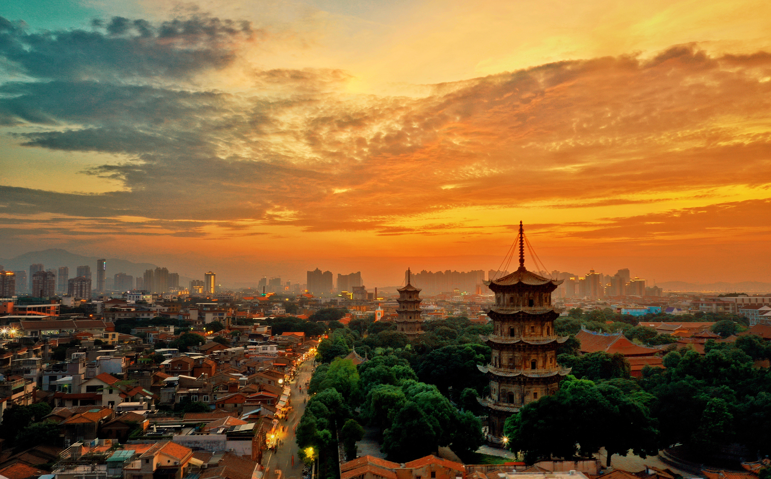 最爱拜佛的泉州，怎么成了网红？