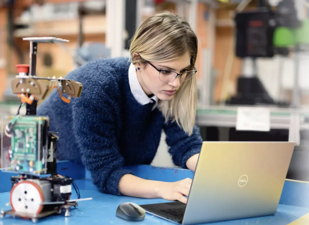 戴尔、惠普：除了卖电脑，还能干什么？