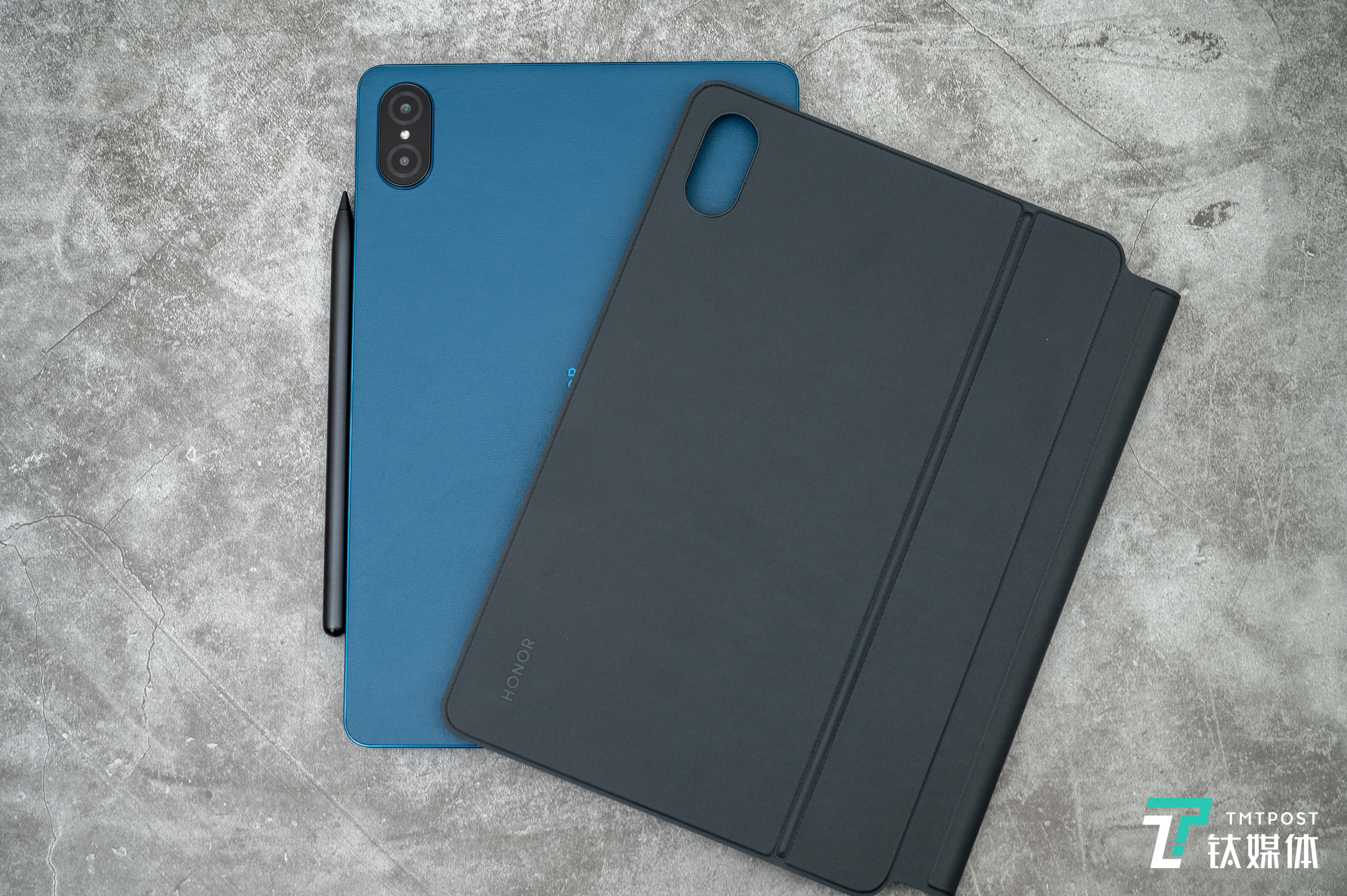 背面采用皮质设计