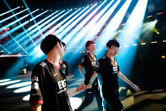 英雄联盟蒸蒸日上，但老玩家的青春回不去了