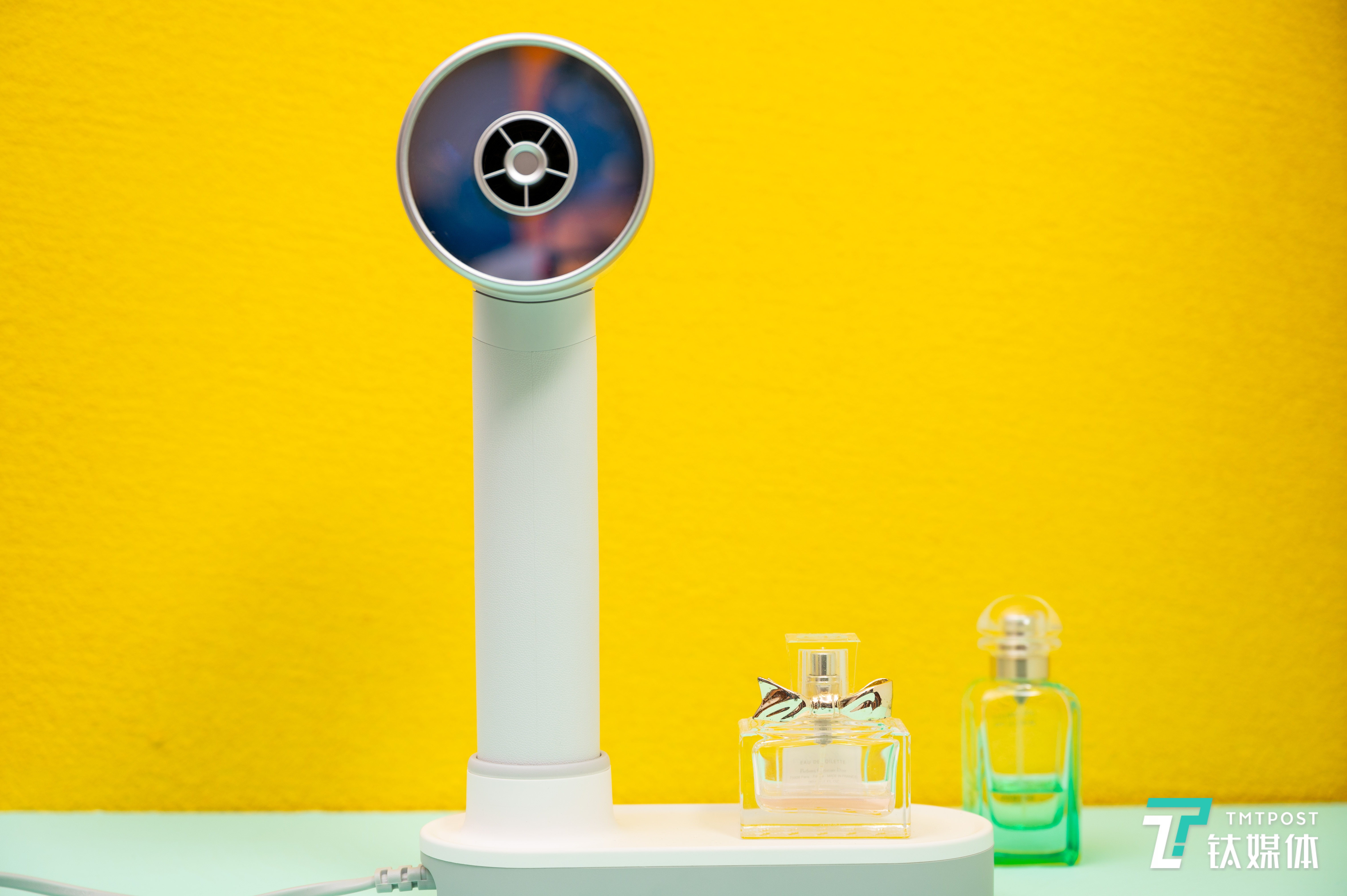 Zuvi原里光能无线吹风机