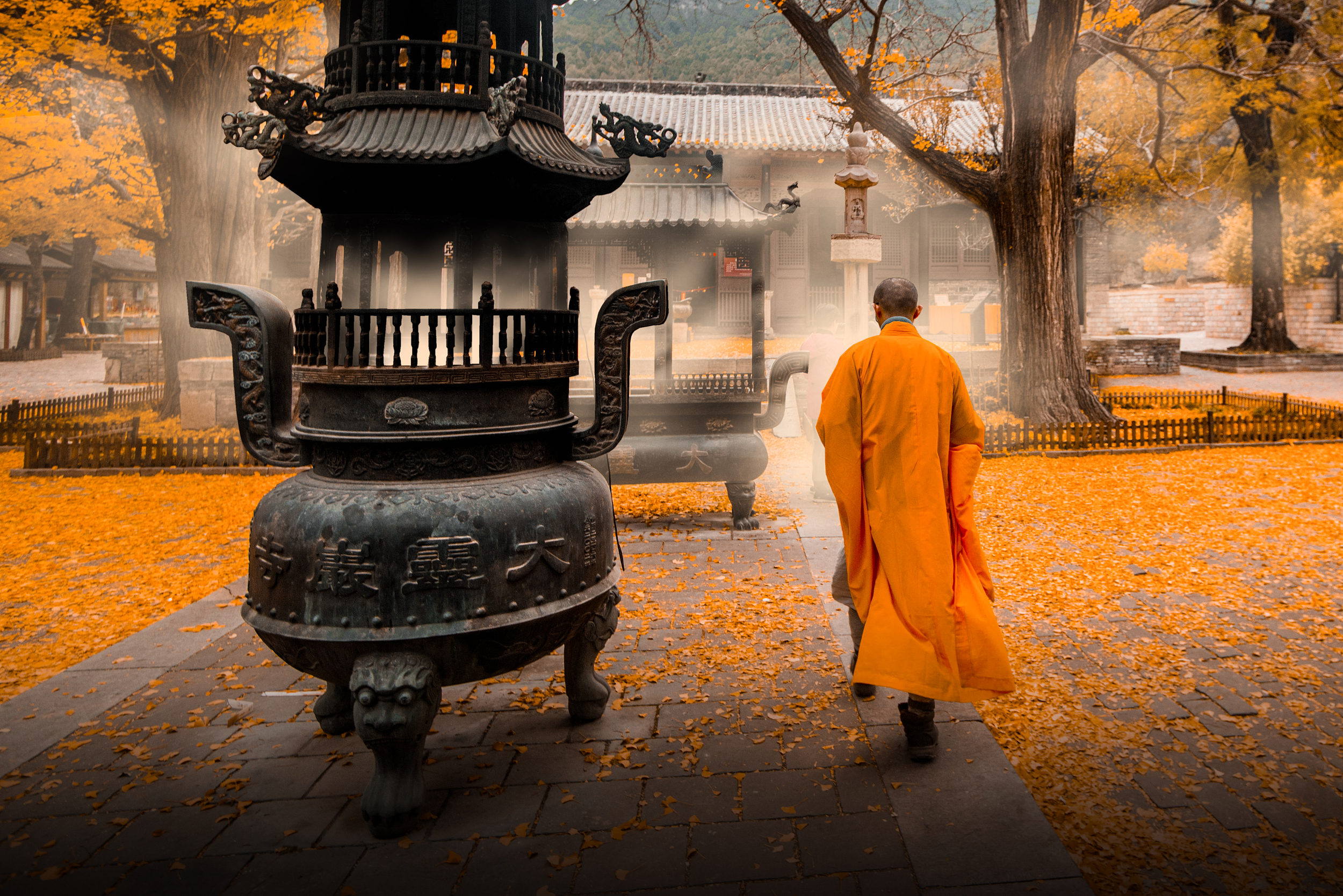 寺庙经济，并不“佛系”