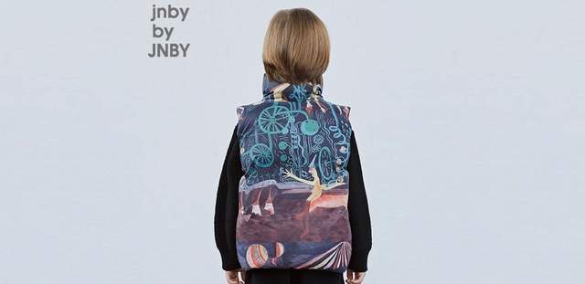 谁在为“黄暴暗黑”的江南布衣买单？