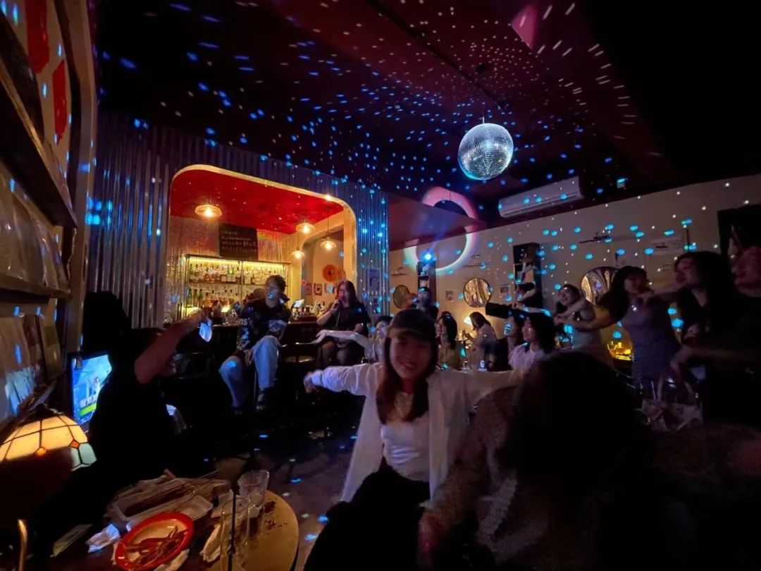 不是每个小酒馆都想成为海伦司