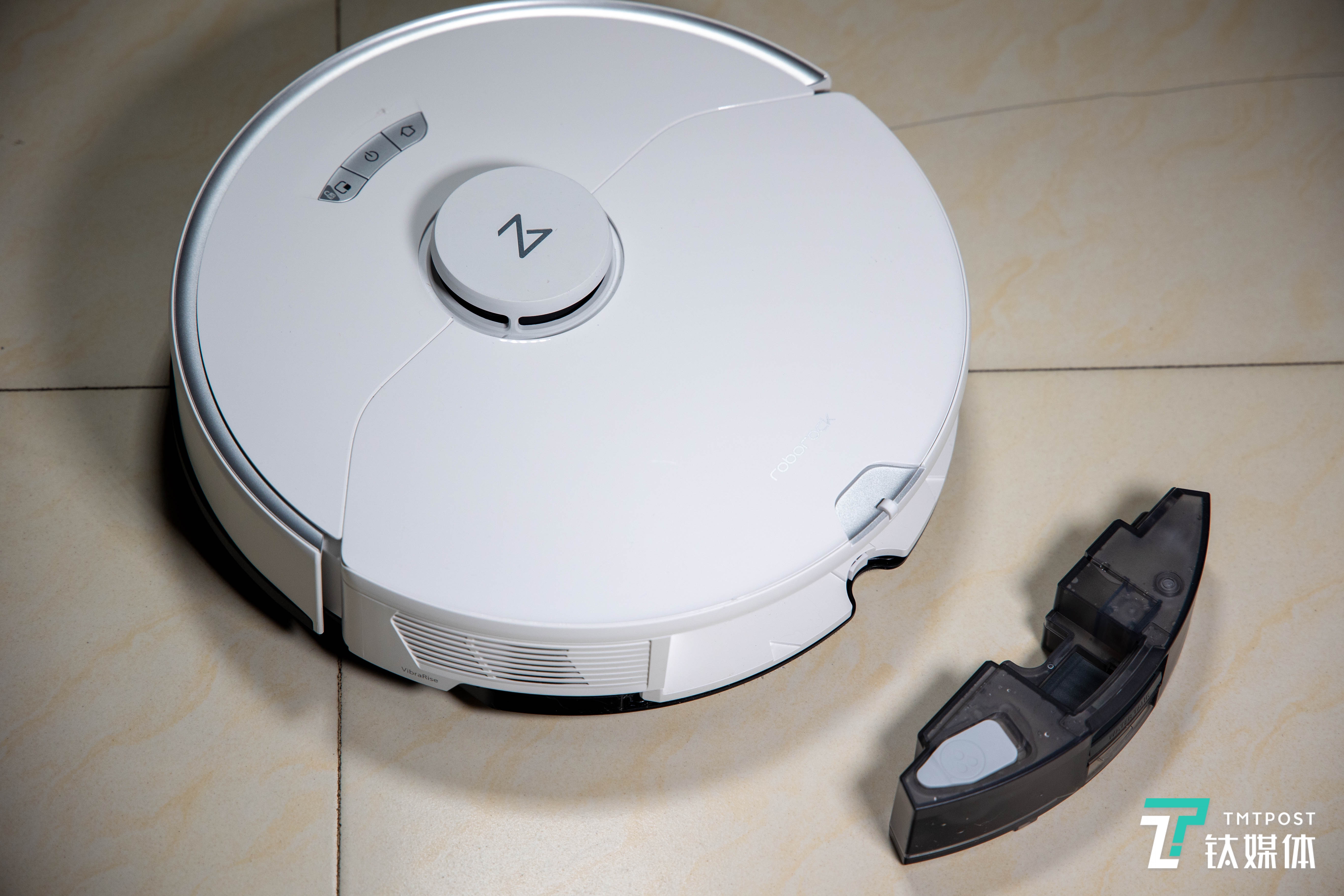 G10侧面以及可拆卸水箱