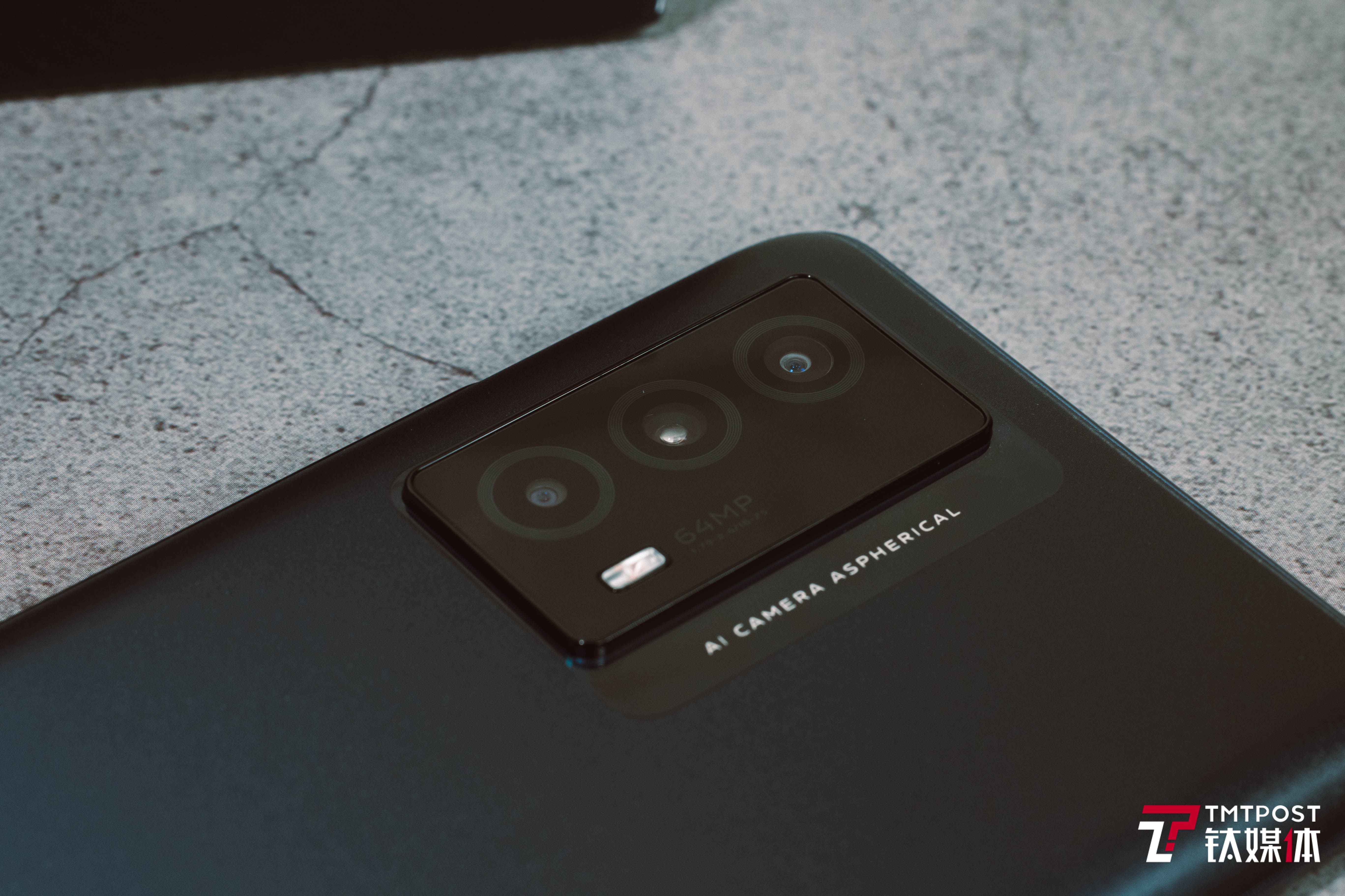 iQOO Z5摄像头模组