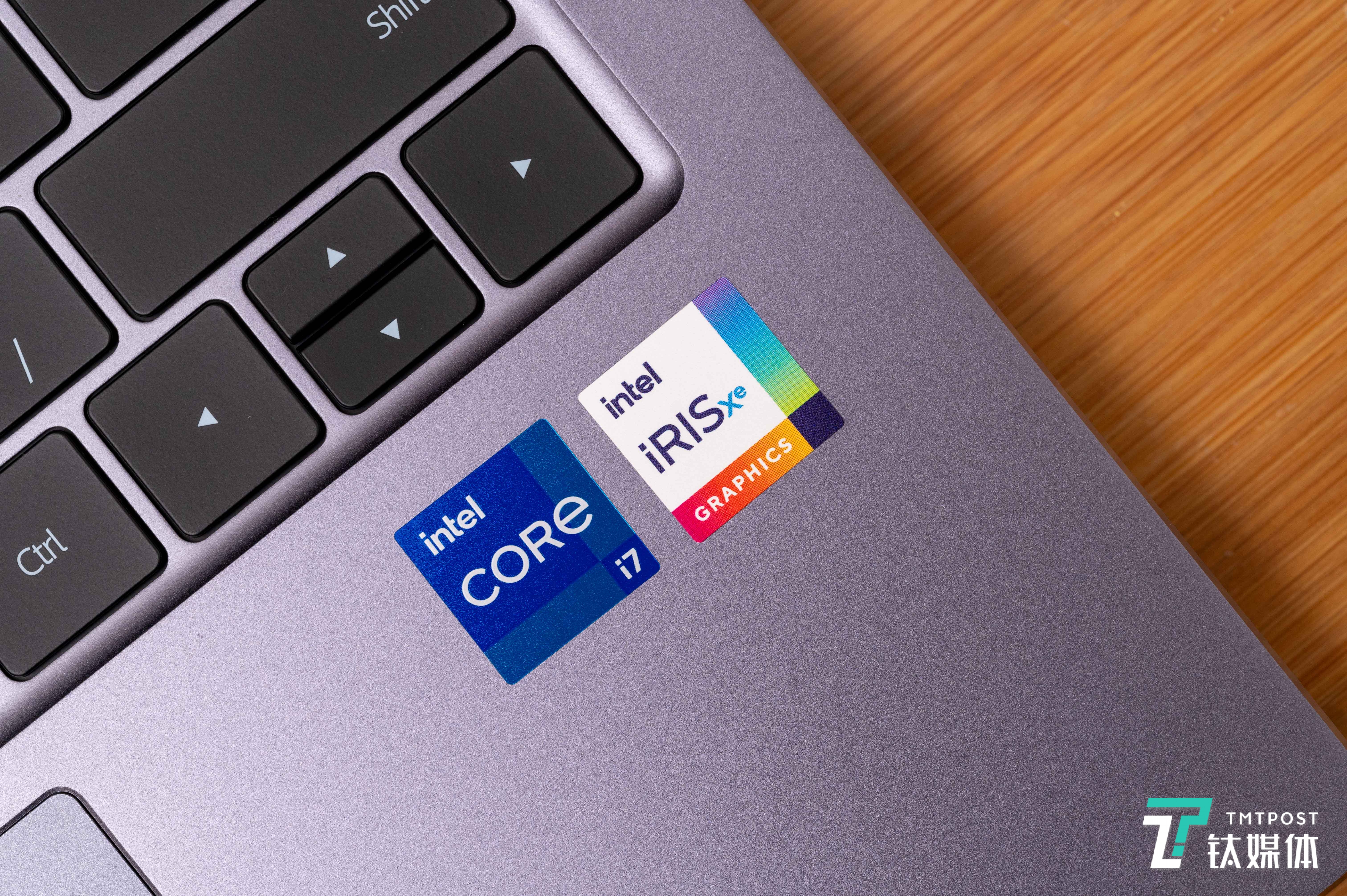 搭载最新一代英特尔酷睿处理器