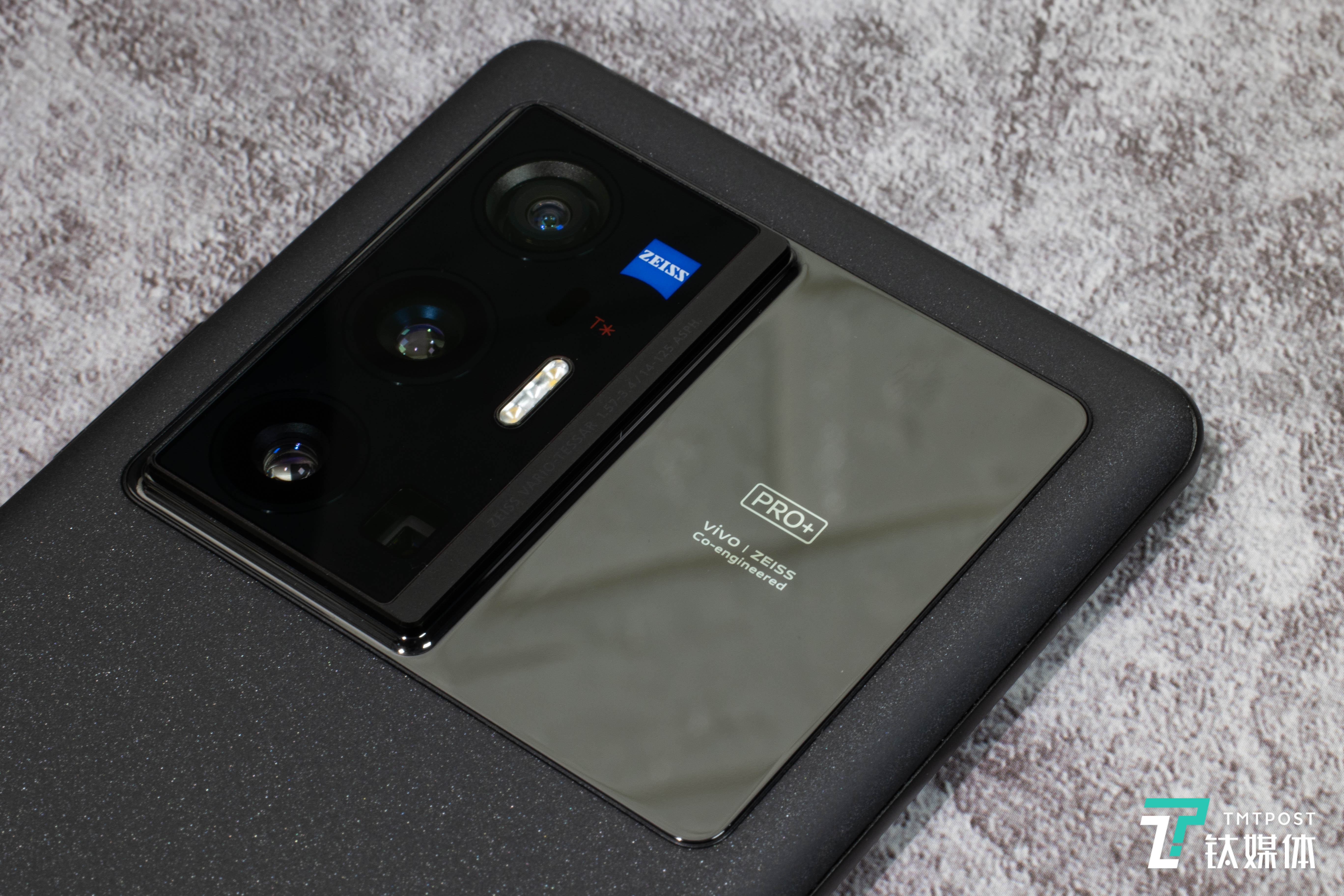 vivo X70 Pro+摄像头模组