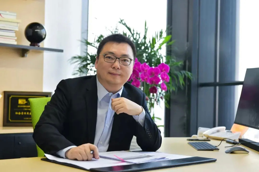 欢瑞世纪实控人变更，钟君艳和陈援夫妇累计套现10.8亿