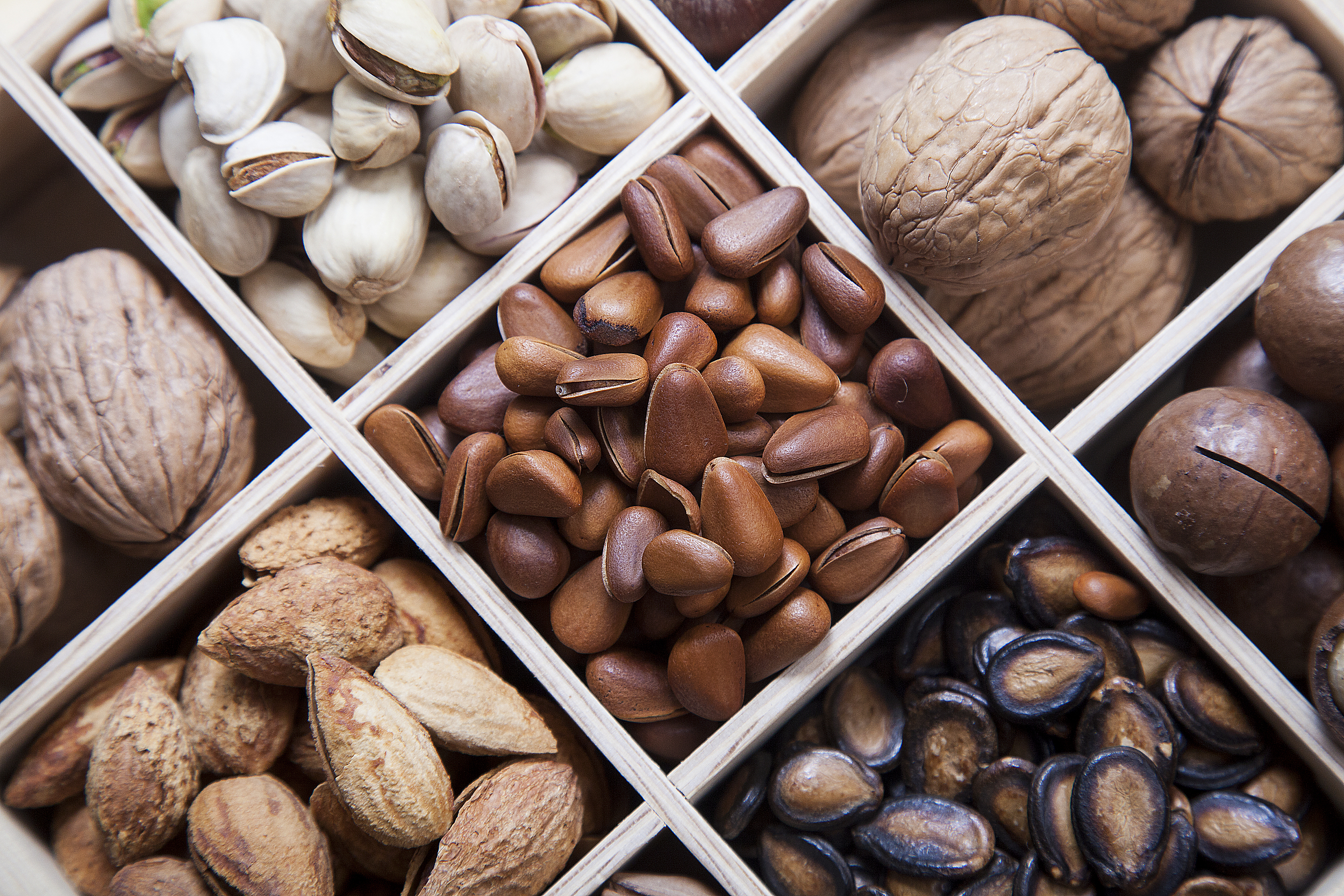 资本为何“抛弃”坚果双雄？