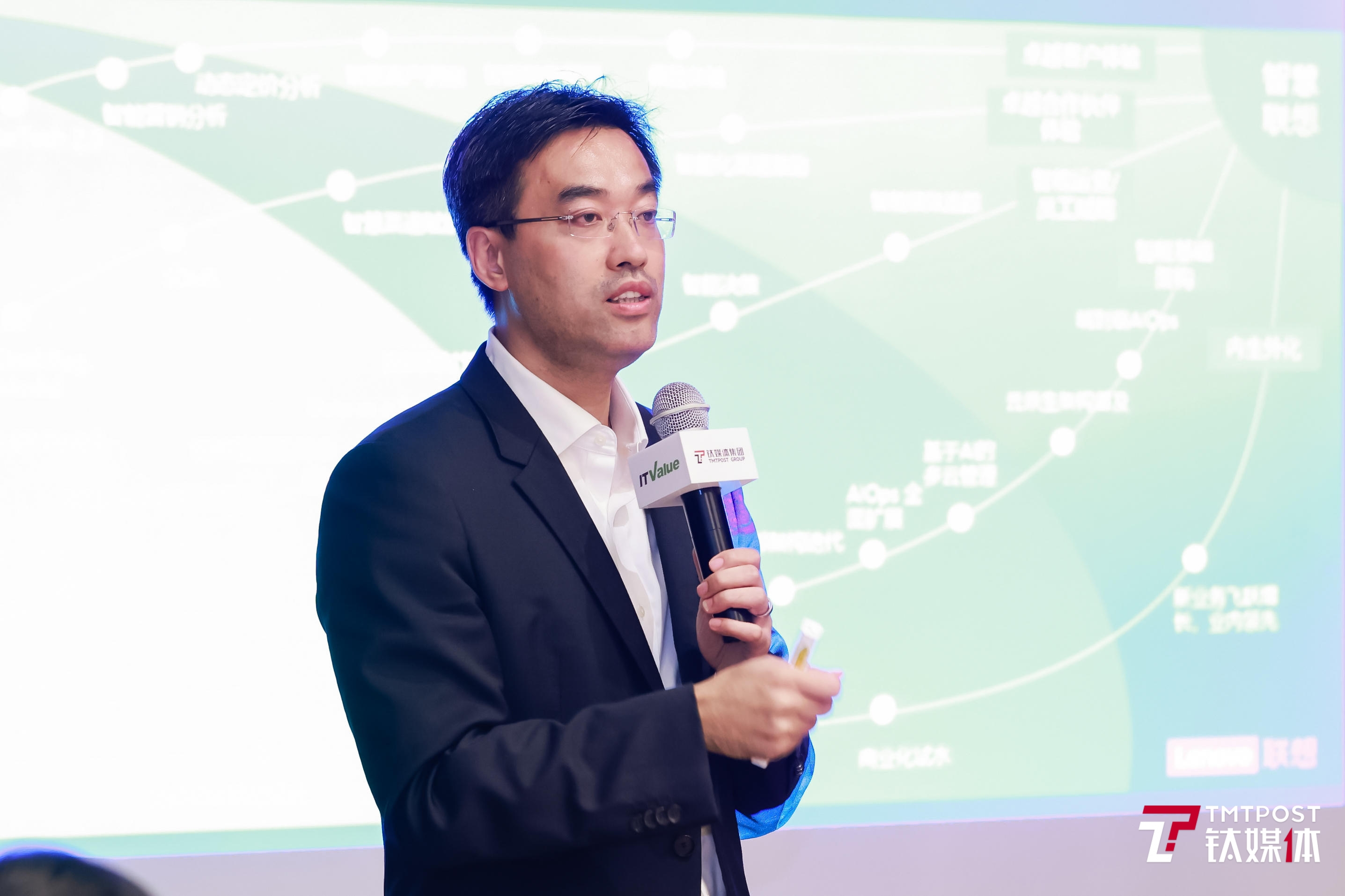 联想集团副总裁李时：从“千人一面”到“一人千面”的数字化转型方法论 ｜2021全球数字价值峰会