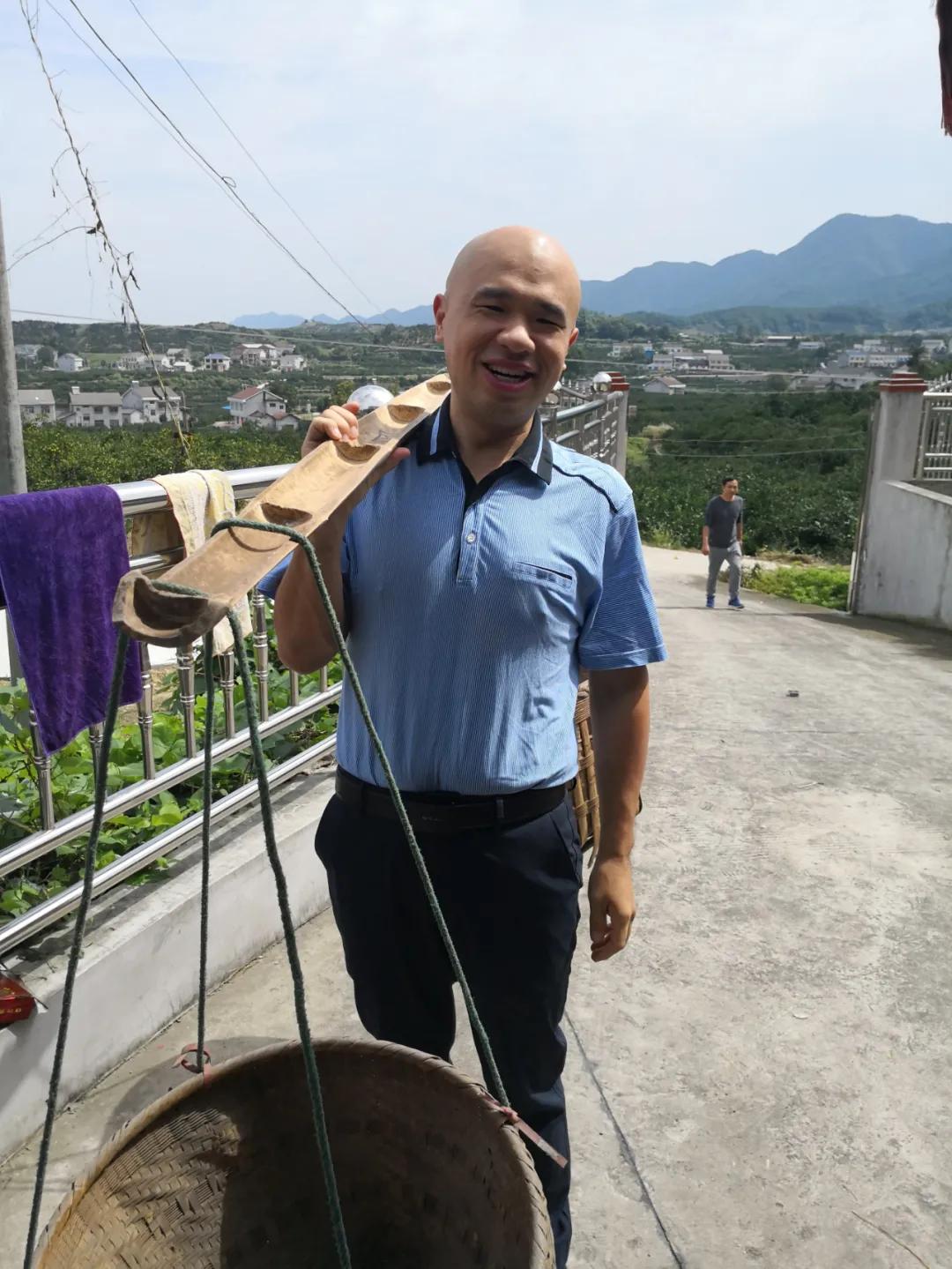 985毕业、从教培机构辞职，我在长沙开摩的