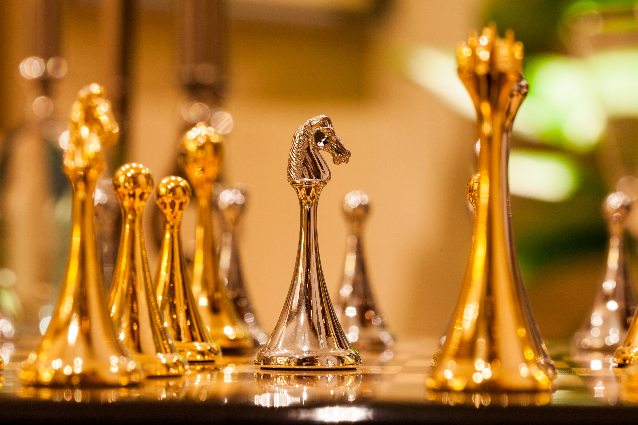 ​股权代持、嵌套持股、离岸信托......起底“富豪游戏”