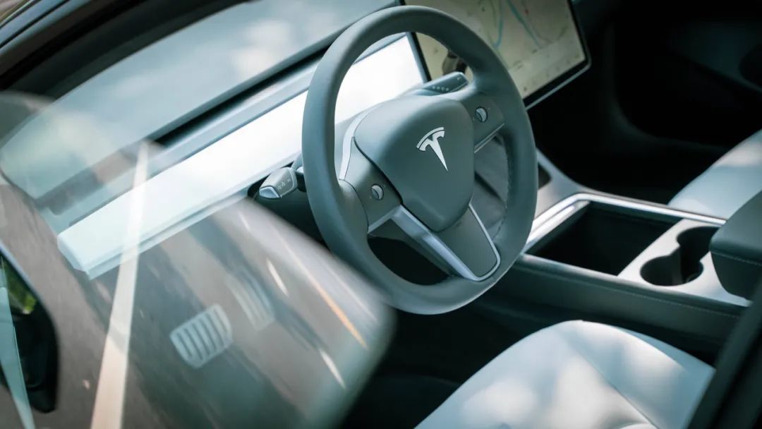 特斯拉的“疯狂万亿时刻”，有没有“对韭当割”？