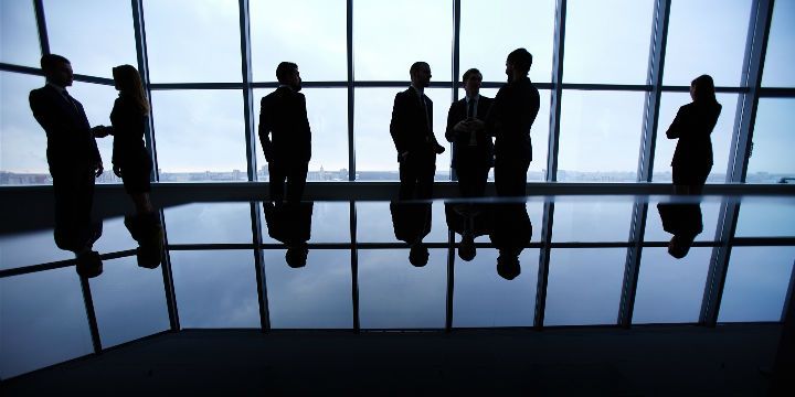 康美药业独立董事被判，连带赔偿或达数亿元，一窥中国“独董生态”