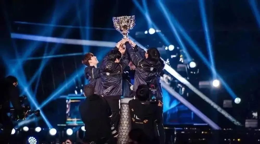 2018年IG夺冠现场