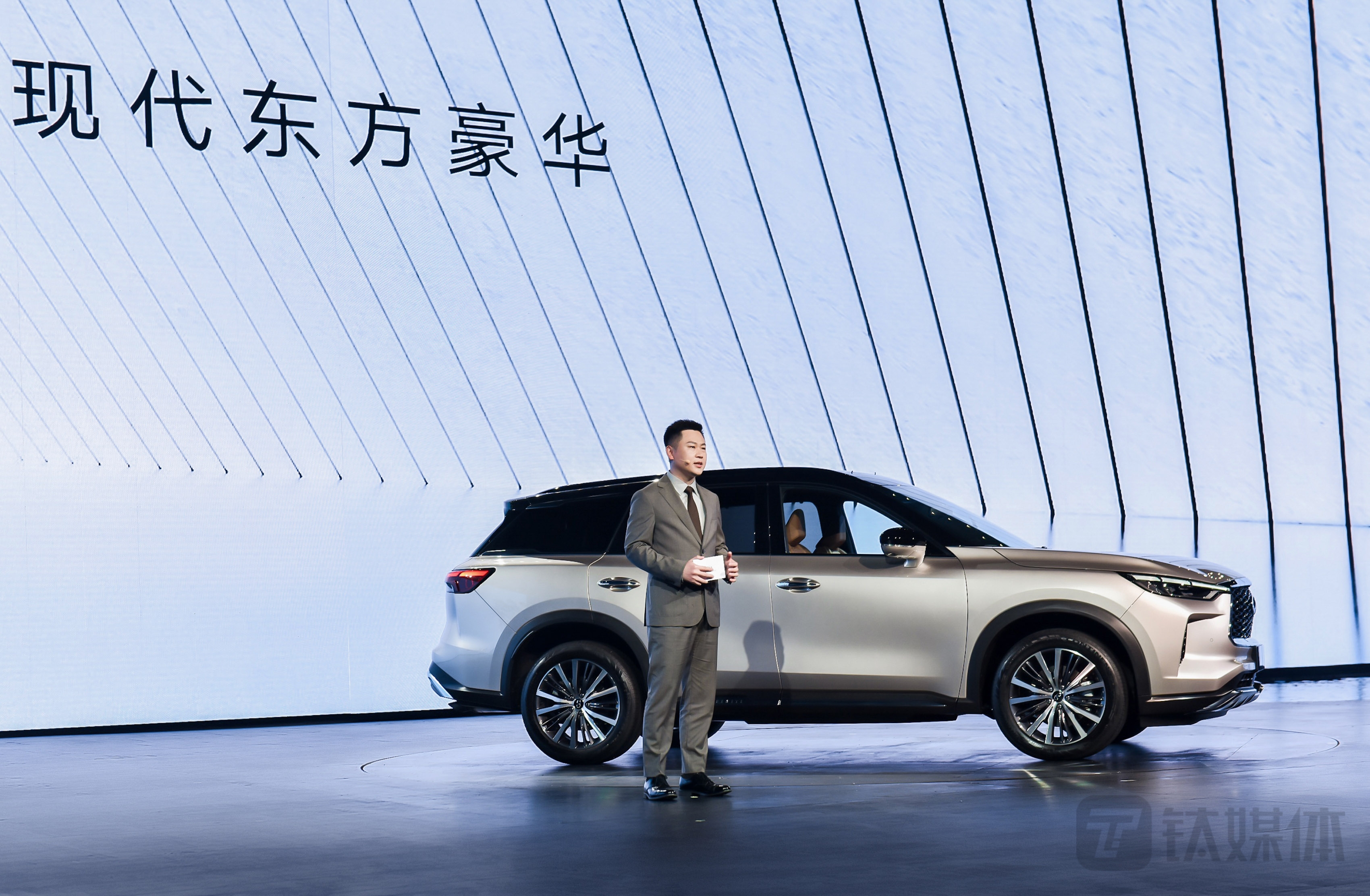 全新英菲尼迪QX60开始预售，45万元起售