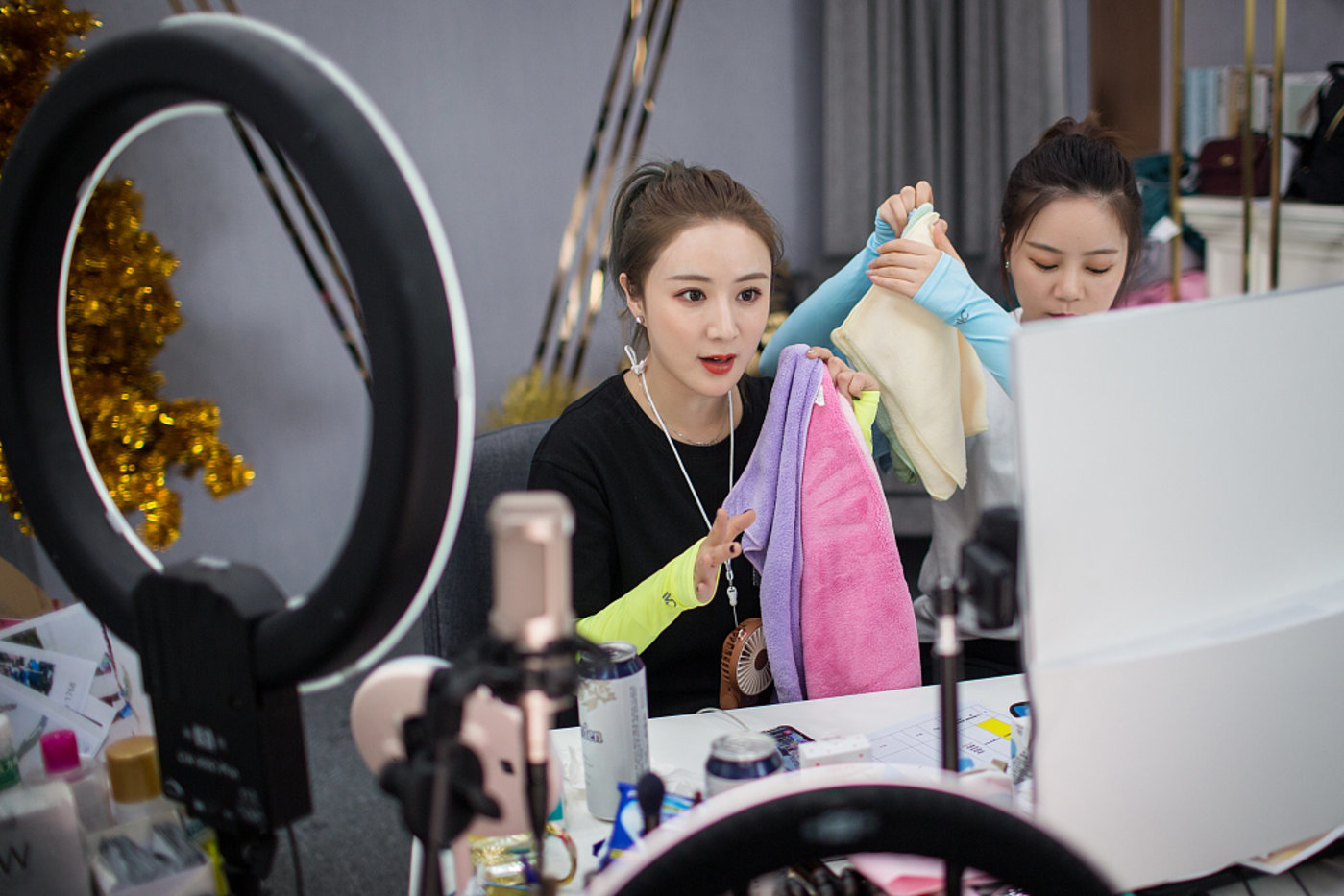 Top Chinese Influencer Viya Fined US$210 Million for Tax Evasion