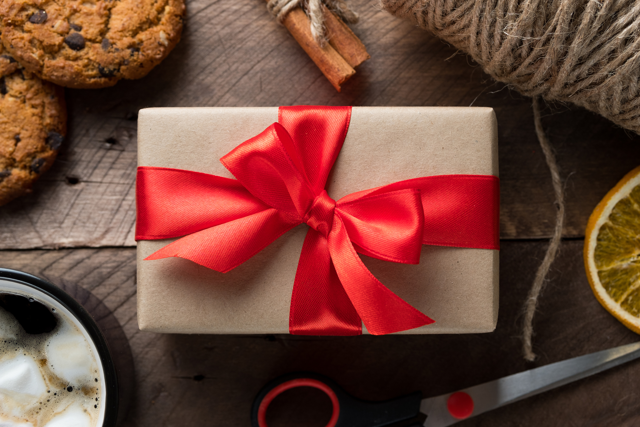 大厂“送礼”背后的生意