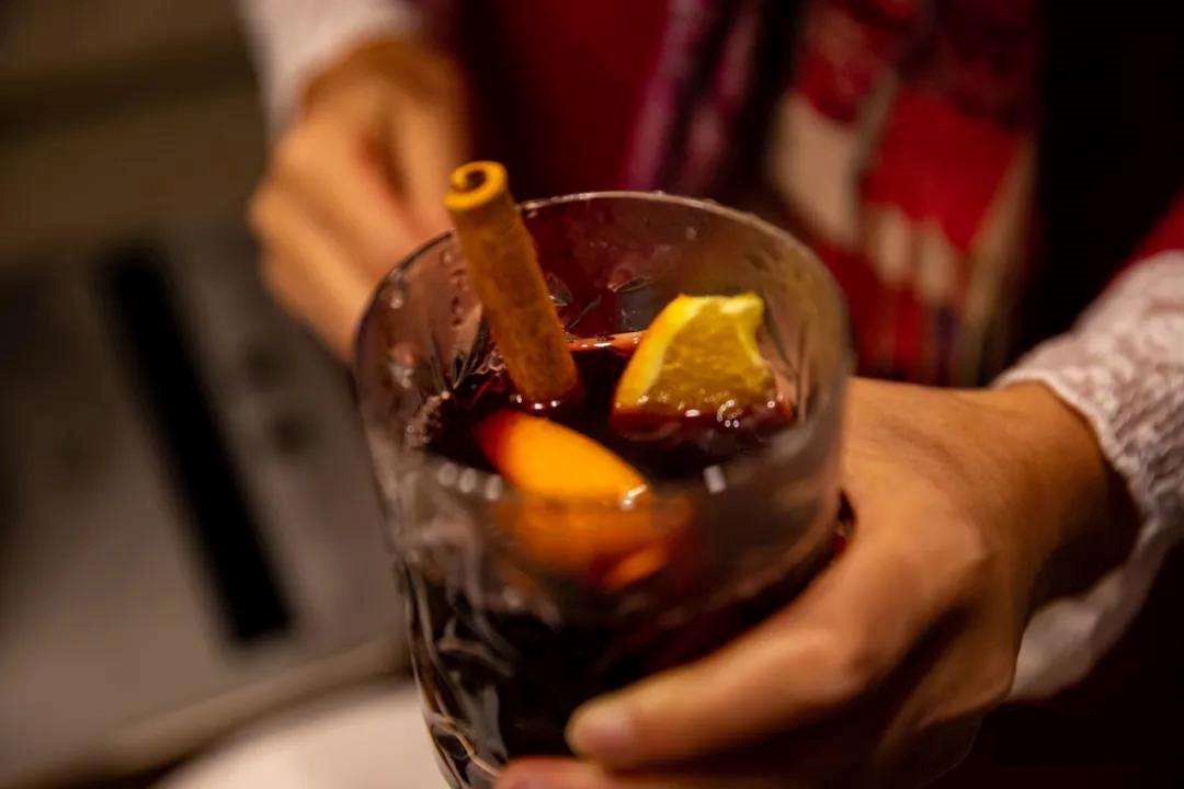 10元一杯的热红酒，打动Z时代的心，馋了“喜茶们”的眼