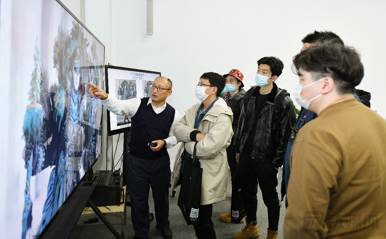 媒体现场体验最新8K编解码技术