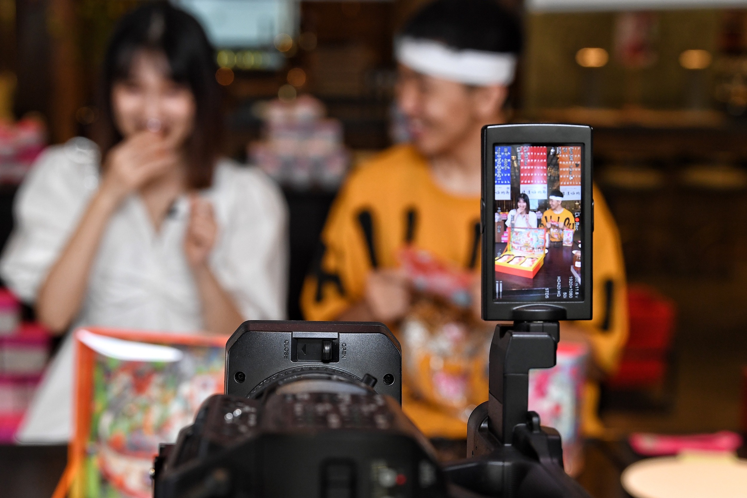 薇娅、雪梨之后，苦“顶流”久矣的小网红机会来了？