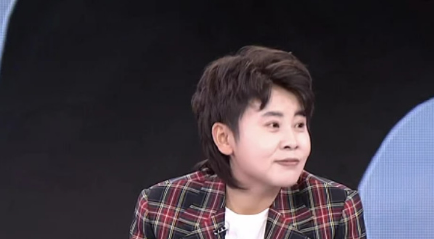 王濛成为冬奥顶流，左手微博，右手咪咕