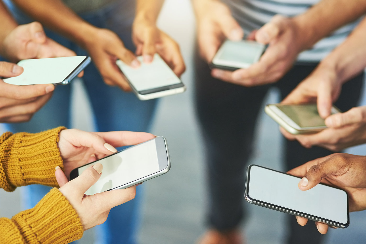 Bipartisan Bill Introduced to Address Social Media Addiction