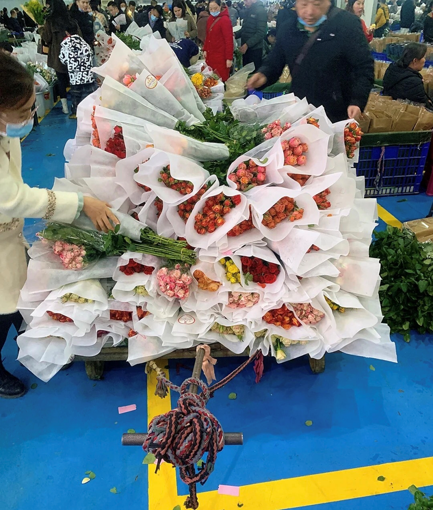 昆明斗南花市，探寻情人节“浪漫”背后的百亿生意
