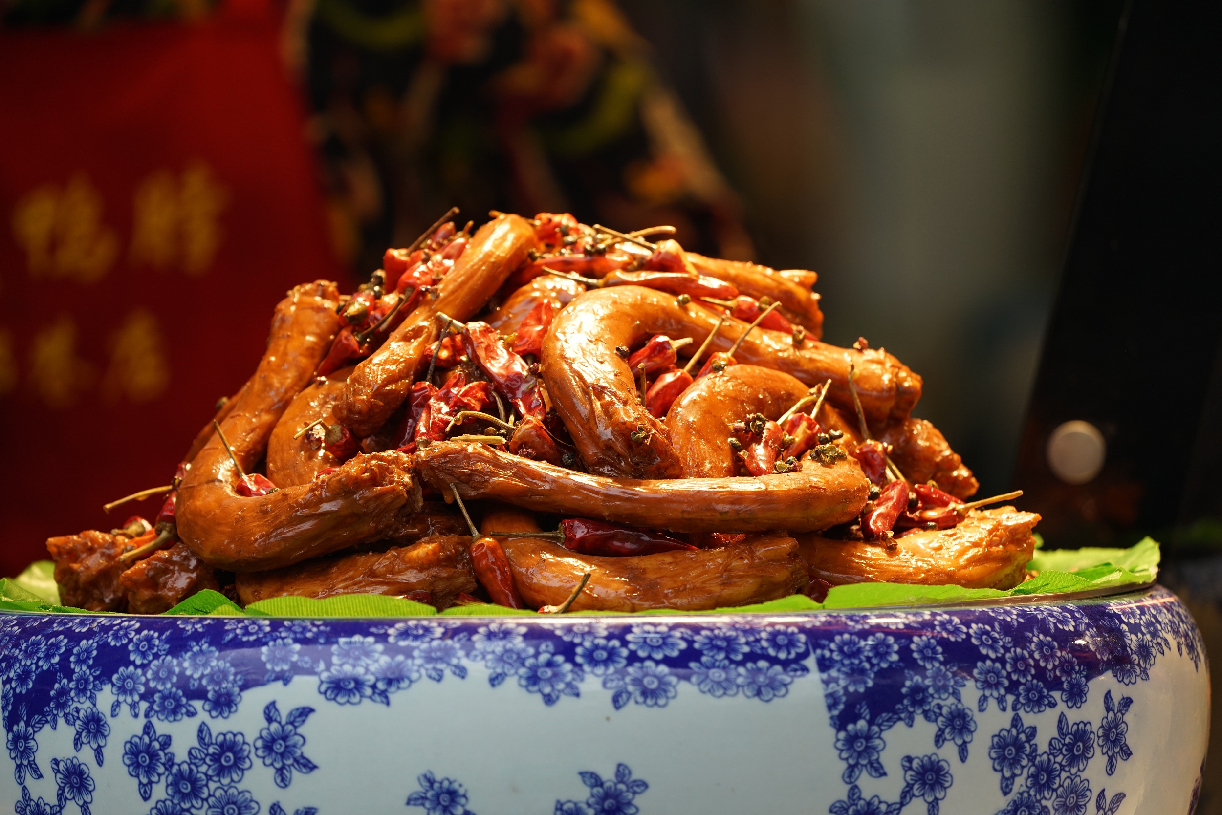 绝味食品：资本坐局，鸭脖子能有多少新故事