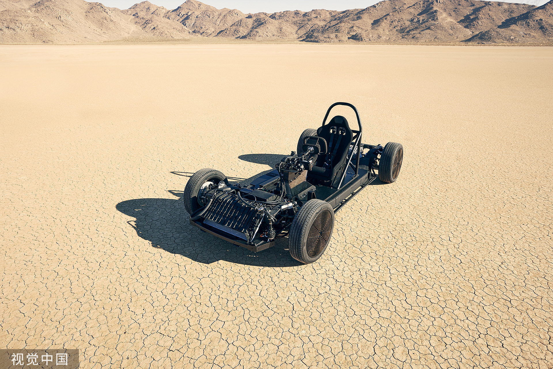 滑板底盘探路，汽车行业的“硬件安卓”来了？