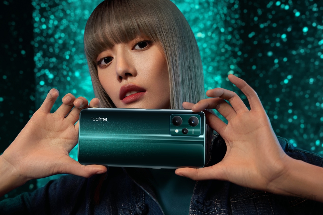 realme真我V25发布：标配12+256GB，联名国潮IP