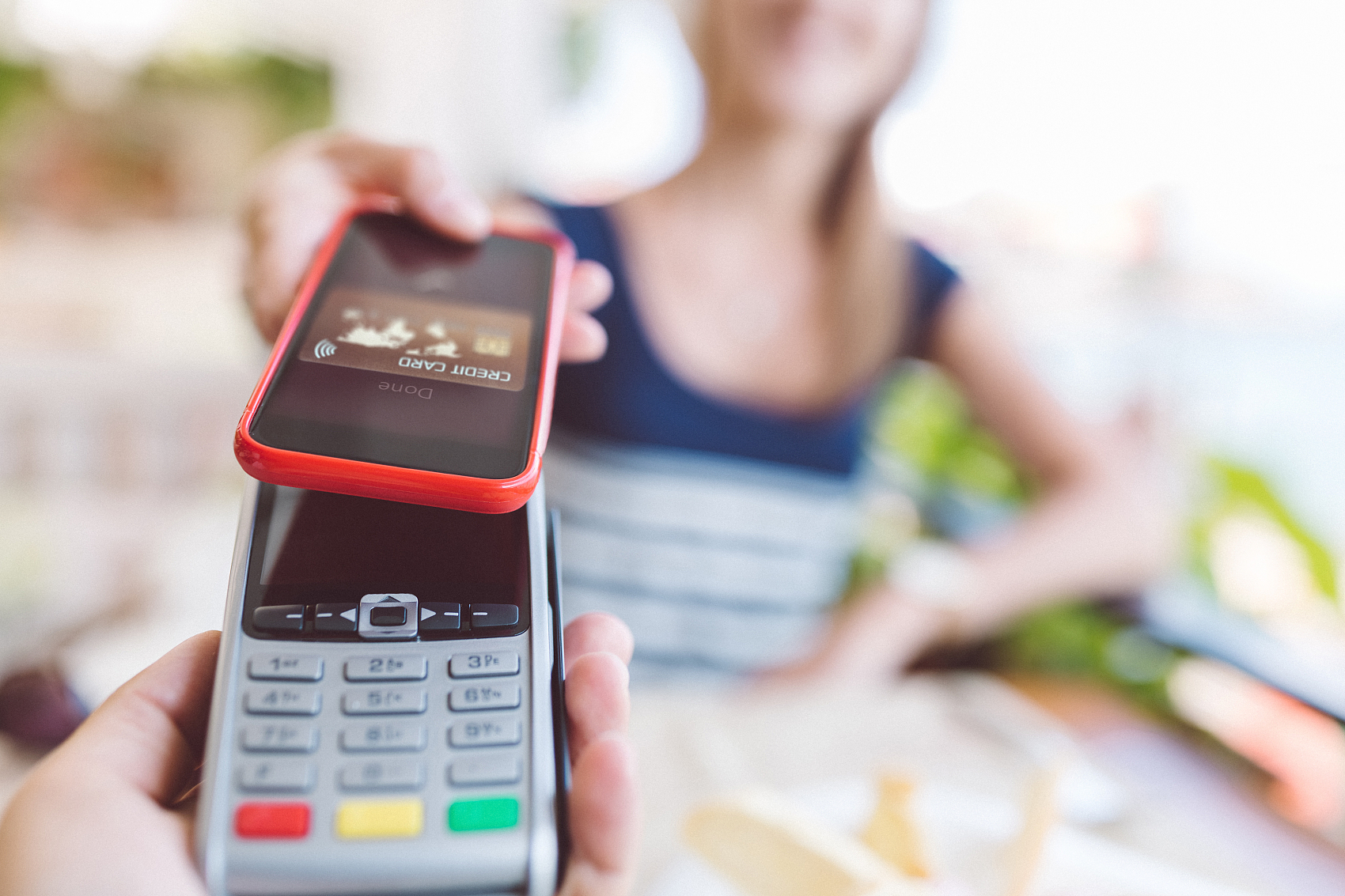 什么支撑了女性十万亿消费市场？