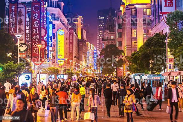 Q2仅7家首店，7月17家首店登陆上海，“报复性”开店来了？