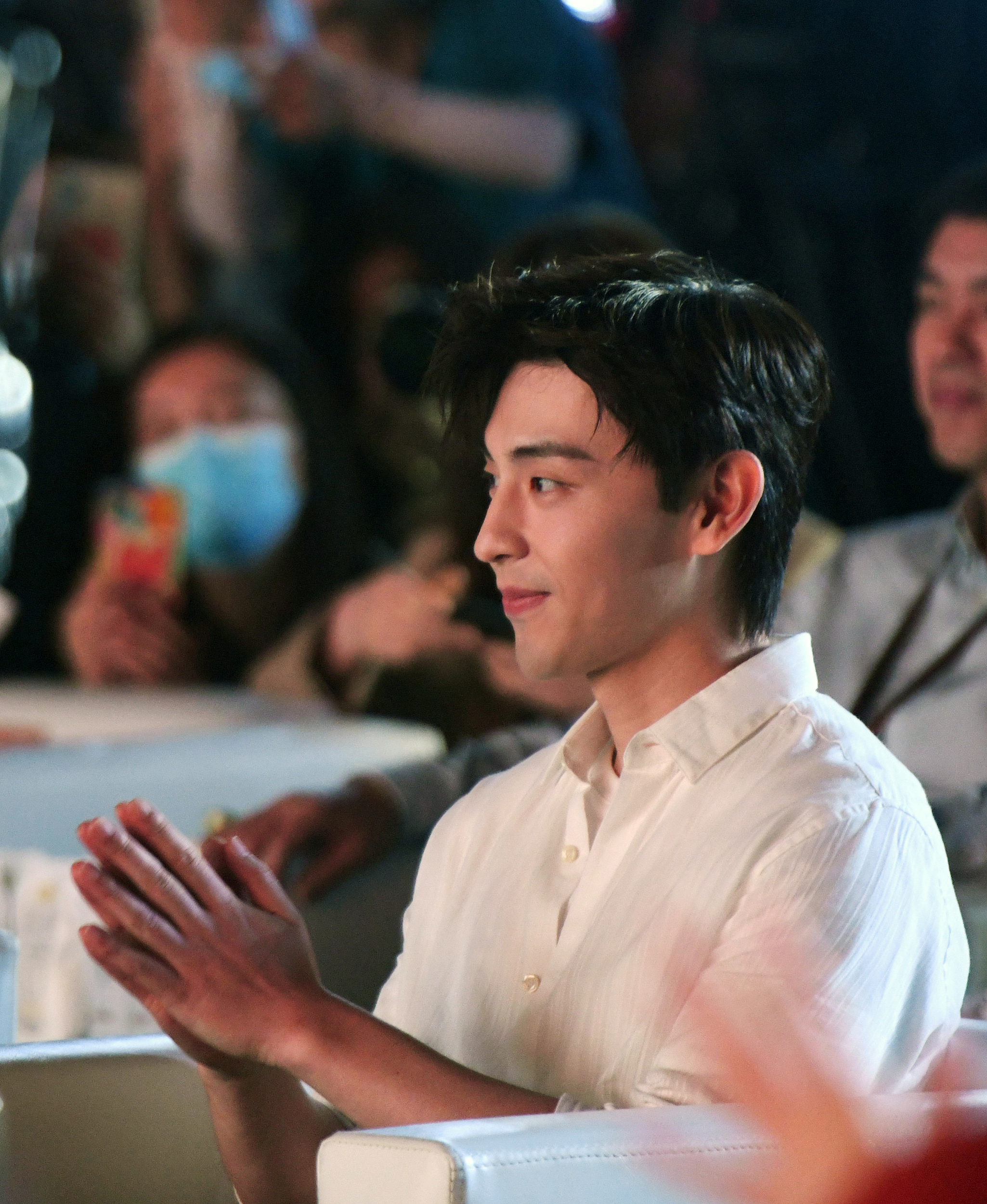 亿元罚金“掀开”邓伦商业版图